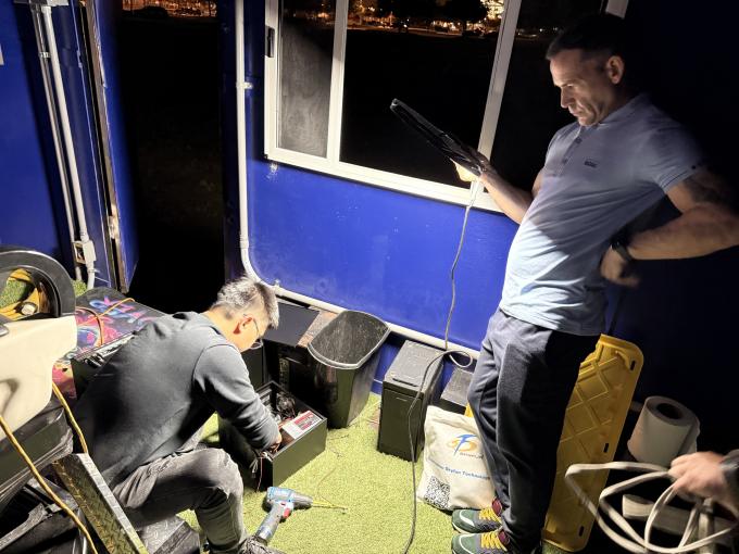 &tau;&alpha; &tau;&epsilon;&lambda;&epsilon;&upsilon;&tau;&alpha;ί&alpha; &nu;έ&alpha; &tau;&eta;&sigmaf; &epsilon;&tau;&alpha;&iota;&rho;&epsilon;ί&alpha;&sigmaf; &gamma;&iota;&alpha; &Omicron;&iota; &pi;ό&rho;&tau;&epsilon;&sigmaf; &tau;&eta;&sigmaf; Έ&kappa;&theta;&epsilon;&sigma;&eta;&sigmaf; έ&kappa;&lambda;&epsilon;&iota;&sigma;&alpha;&nu;, &alpha;&lambda;&lambda;ά &epsilon;&mu;&epsilon;ί&sigmaf; &delta;&epsilon;&nu; &epsilon;ί&chi;&alpha;&mu;&epsilon; &tau;&epsilon;&lambda;&epsilon;&iota;ώ&sigma;&epsilon;&iota;: &Mu;&iota;&alpha; &alpha;&pi;&omicron;&sigma;&tau;&omicron;&lambda;ή &delta;&iota;ά&sigma;&omega;&sigma;&eta;&sigmaf; &sigma;&tau;&omicron; &pi;ά&rho;&kappa;&iota;&nu;&gamma;&kappa;  1